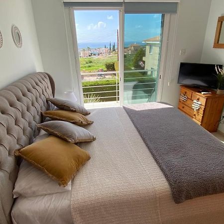 Roof Terrace & Sea View Entire Apartment Peyia Dış mekan fotoğraf