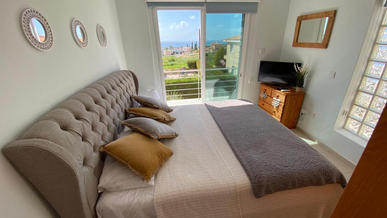 Roof Terrace & Sea View Entire Apartment Peyia Dış mekan fotoğraf